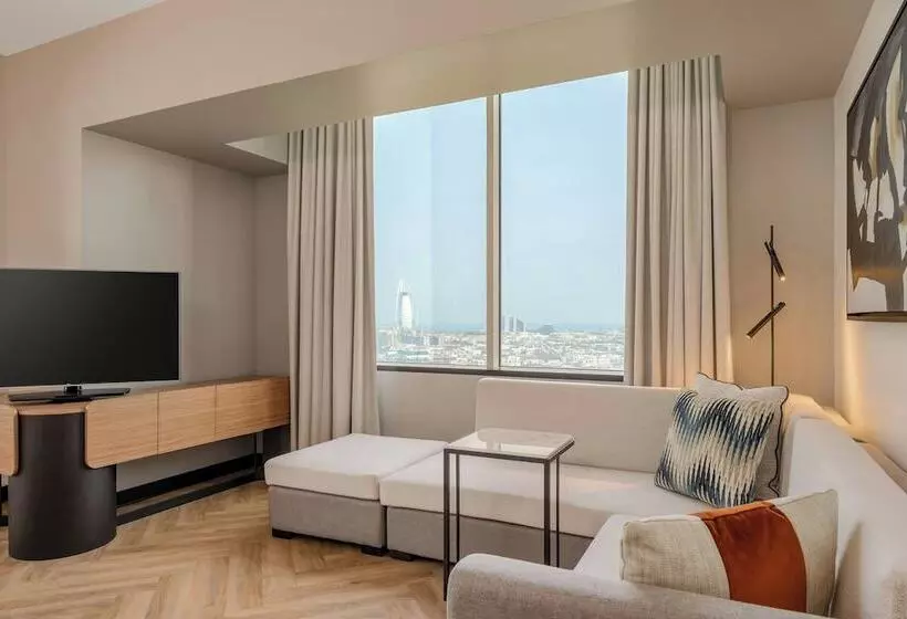 سوئیت کلاب, Sheraton Mall Of The Emirates Hotel, Dubai