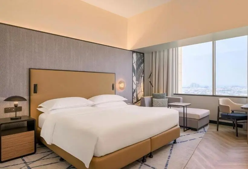 キングサイズベッド、シティビューデラックスルーム, Sheraton Mall Of The Emirates Hotel, Dubai