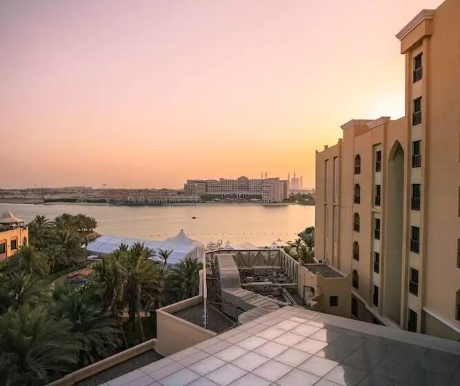 デラックスルーム, Traders Hotel, Abu Dhabi