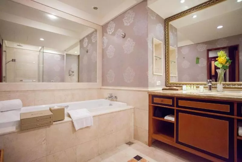 اتاق لوکس چهار تخته, Hamp Court Palace Taipei