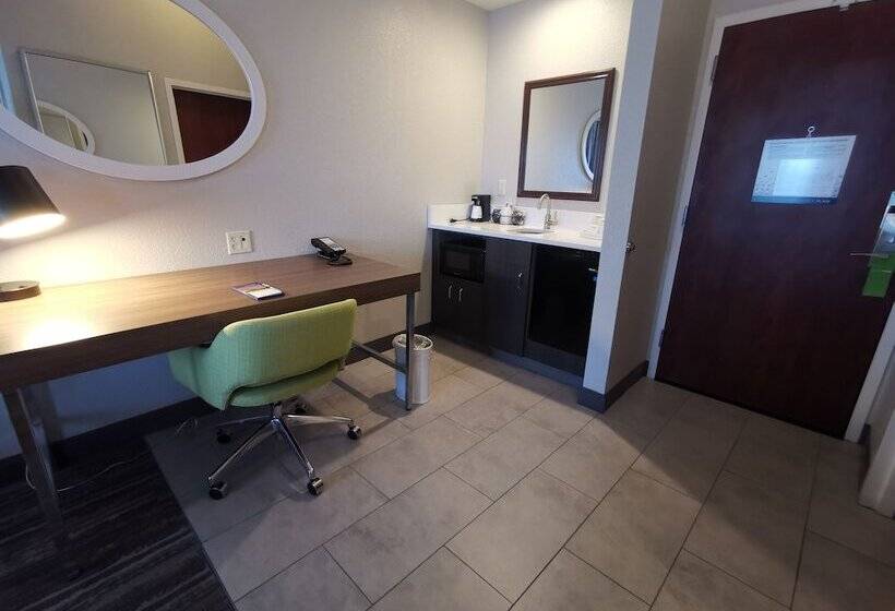 スタンダードスタジオ, Hampton Inn & Suites Colorado Springs/air Force Academy