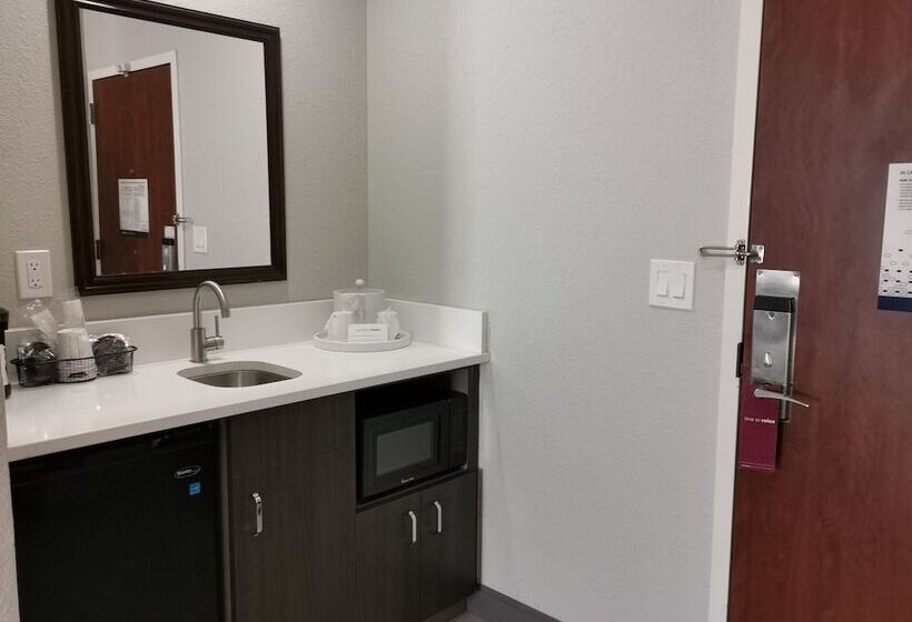 إستوديو قياسى, Hampton Inn & Suites Colorado Springs/air Force Academy