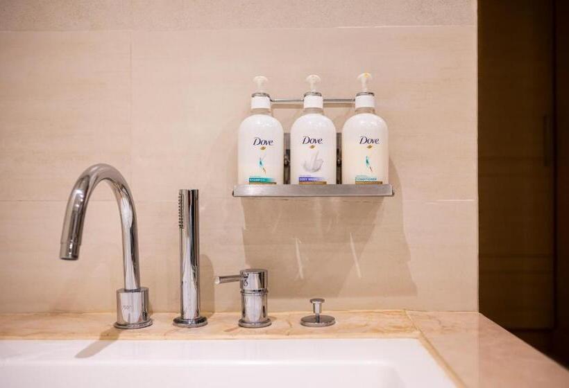 キングサイズベッドのスイートルーム, Holiday Inn Agra Mg Road An Ihg