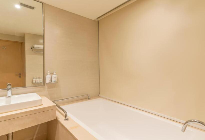 キングサイズベッドのスイートルーム, Holiday Inn Agra Mg Road An Ihg