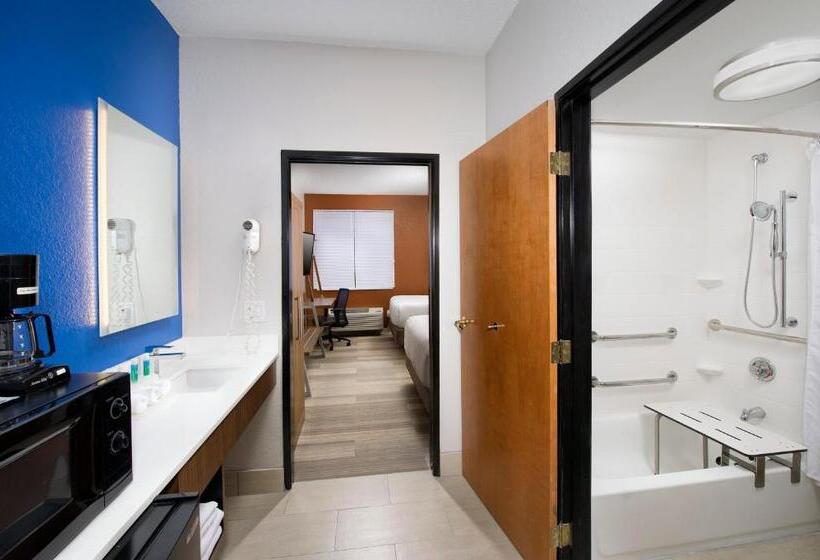 Люкс Адаптированный для Инвалидов, Holiday Inn Express & Suites San Antonio Downtown Market Area, An Ihg