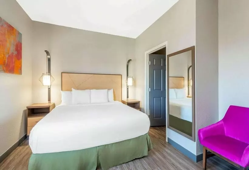 デラックスルーム, La Quinta Inn & Suites By Wyndham Ft. Pierce