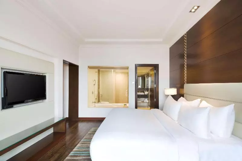 スイート, Radisson Jaipur City Center