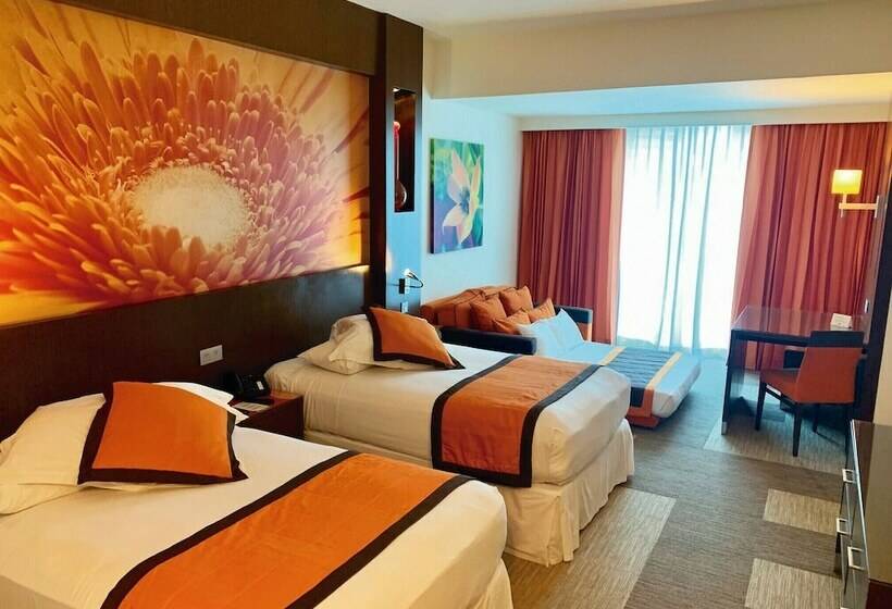 Семейный Номер Deluxe, Hotel Riu Plaza Panama