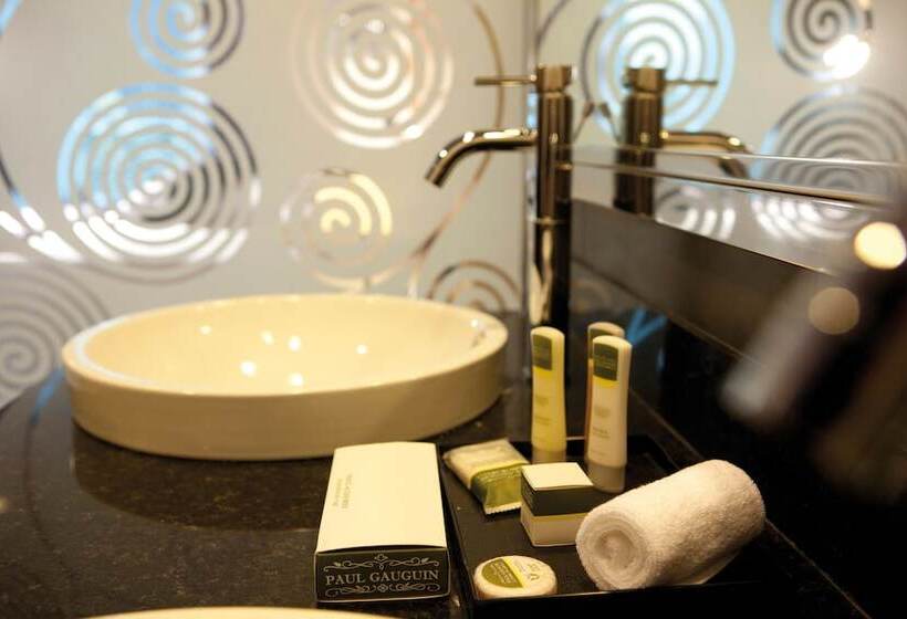 اتاق لوکس با تخت بزرگ, Hotel Riu Plaza Panama