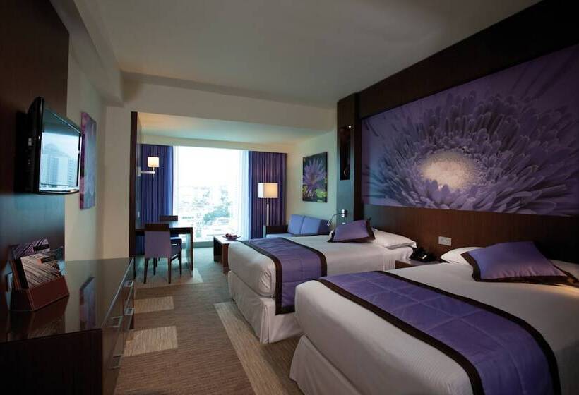 اتاق لوکس خانوادگی, Hotel Riu Plaza Panama