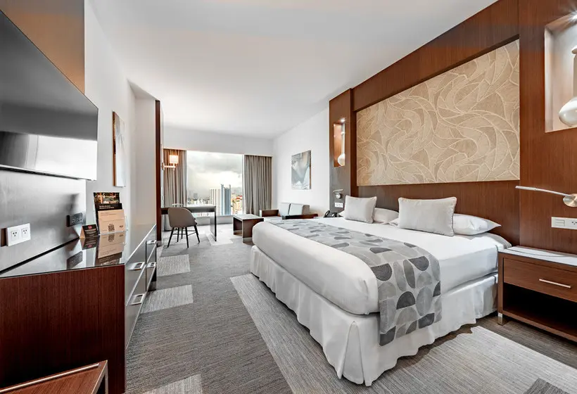 اتاق اجرایی با تخت بزرگ, Hotel Riu Plaza Panama