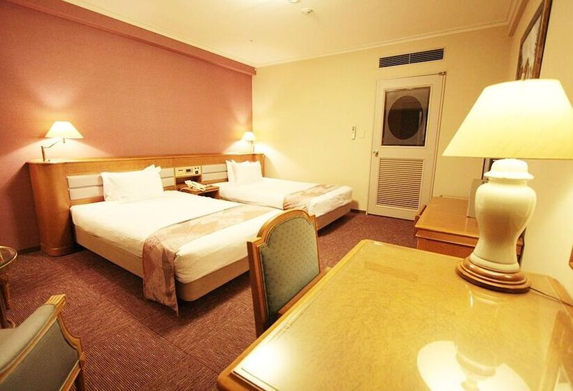 غرفة قياسية, Sendai Hills