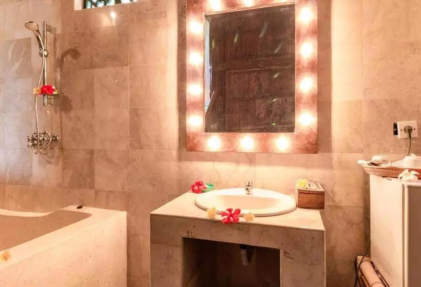 کابین, Tanah Merah Art Resort