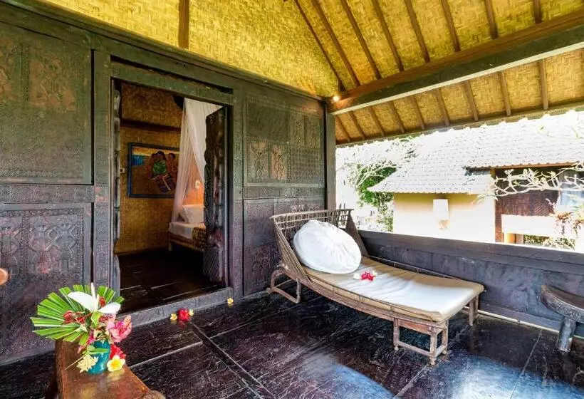 کابین, Tanah Merah Art Resort