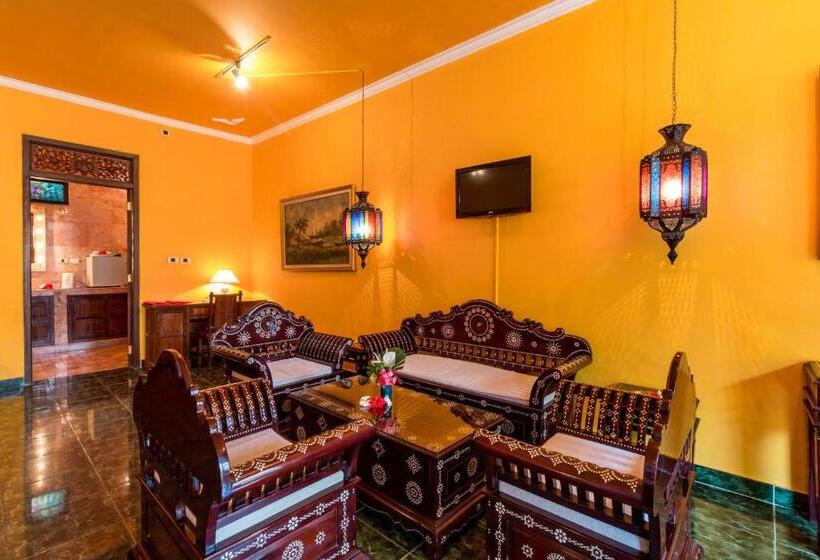 Студия Классика, Tanah Merah Art Resort
