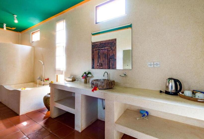 Люкс с Бассейном, Tanah Merah Art Resort