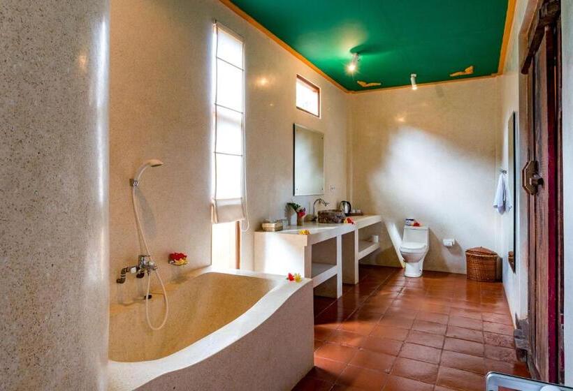 套房配有游泳池, Tanah Merah Art Resort