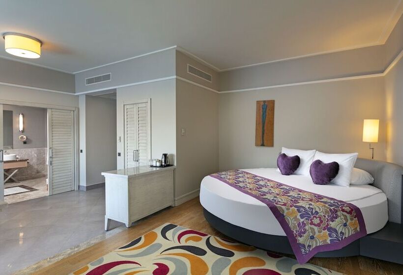 סוויטה, Xanadu Island