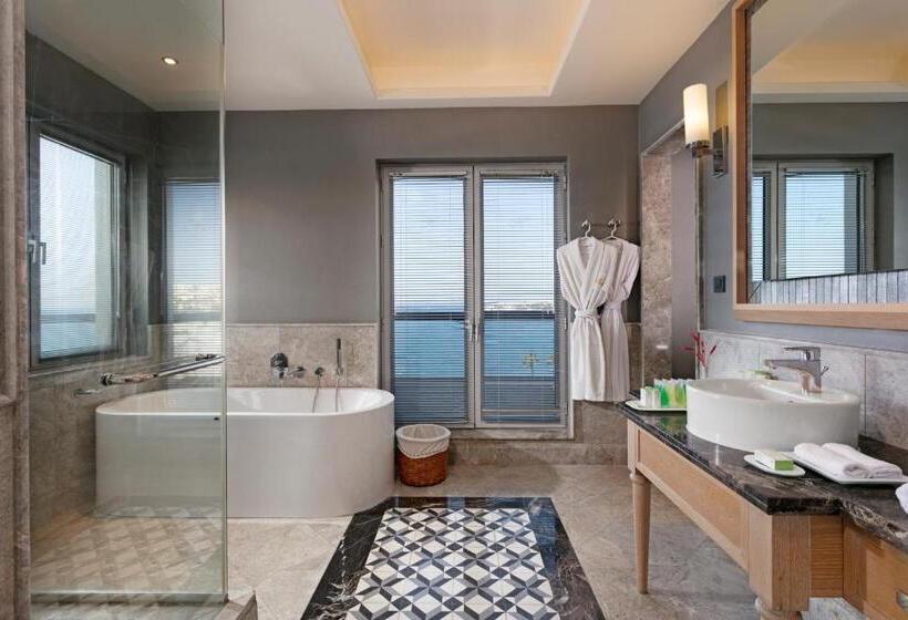 סוויטה, Xanadu Island