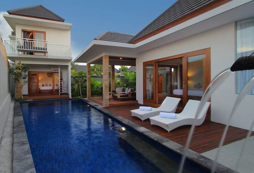 プール付３ベッドルーム　ビラ, Bali Nyuh Gading Villas