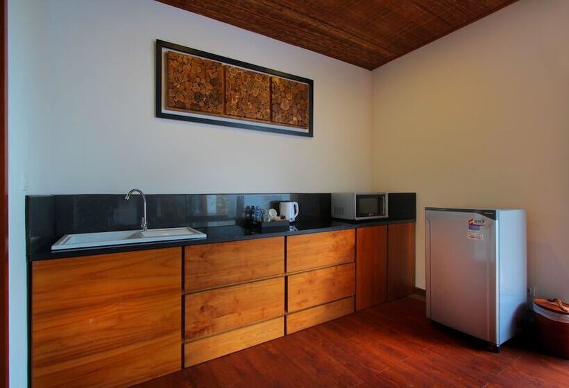 プール付３ベッドルーム　ビラ, Bali Nyuh Gading Villas