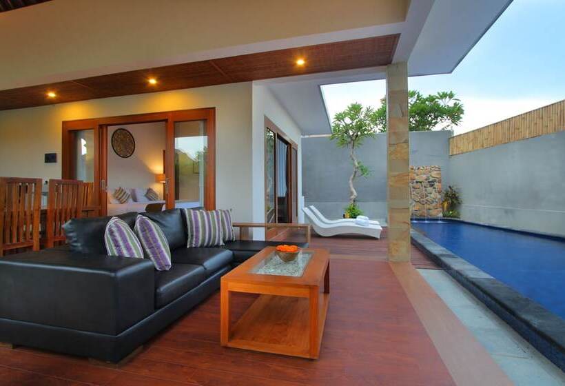 プール付３ベッドルーム　ビラ, Bali Nyuh Gading Villas