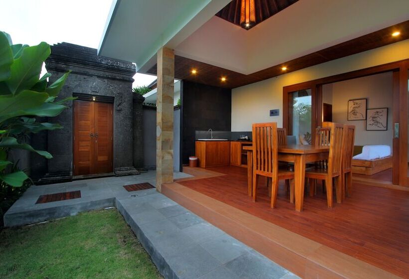 プール付３ベッドルーム　ビラ, Bali Nyuh Gading Villas