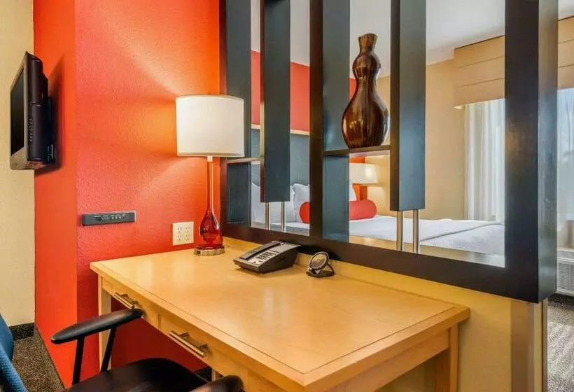 キングサイズベッドのスイートルーム, Cambria Hotel Ft Lauderdale, Airport South & Cruise Port