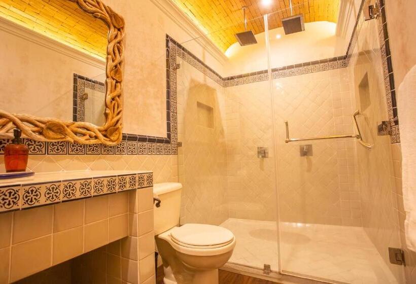 سوییت جونیور, Boutique Los Pasos & Spa