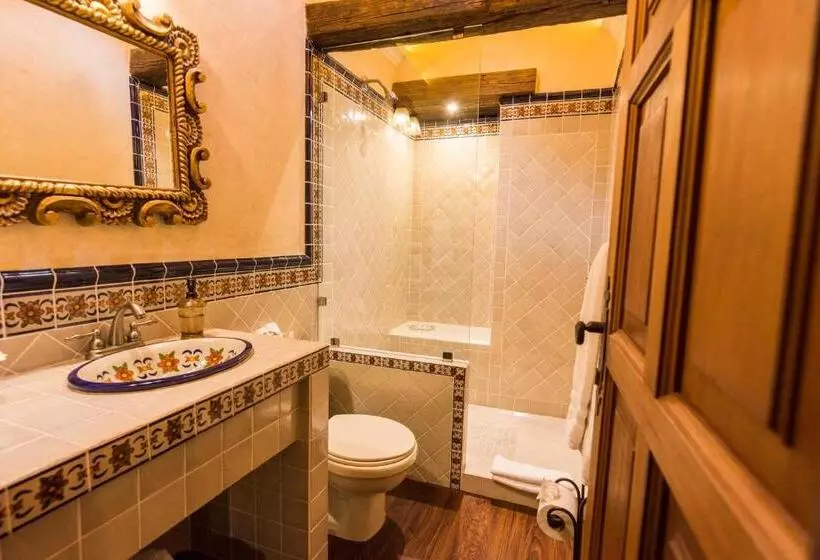 سوییت جونیور, Boutique Los Pasos & Spa