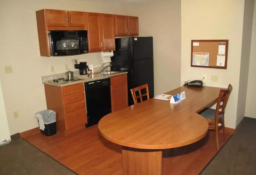 キングサイズベッドのスイートルーム, Candlewood Suites Elgin – Northwest Chicago, An Ihg