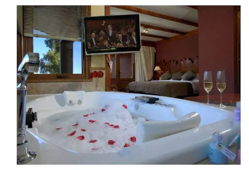 Huoneisto 1 Makuuhuone, Charming Luxury Lodge & Private Spa