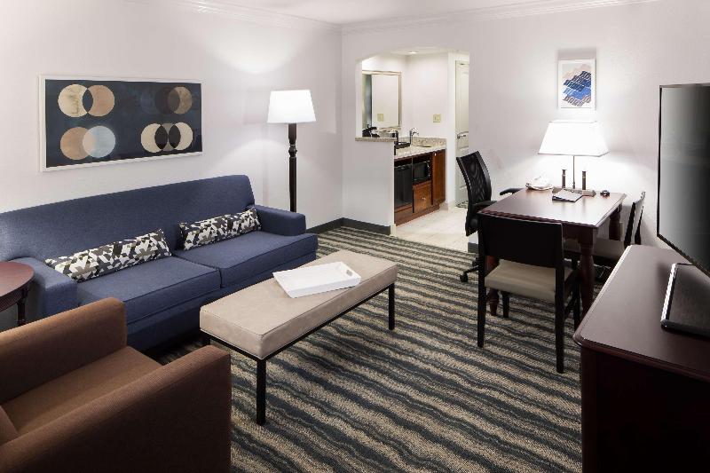 Люкс Премиум, Embassy Suites By Hilton Tampa Brandon