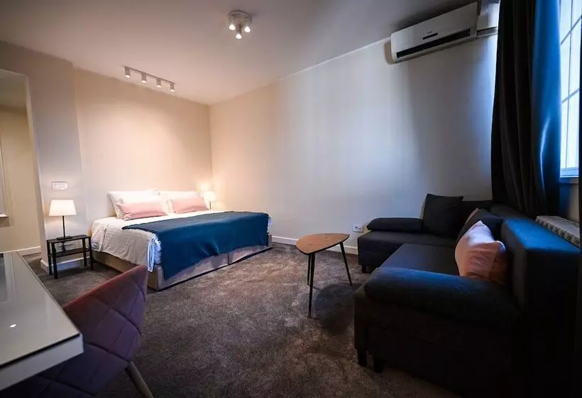 Deluxe Room, Garni Hotel Le Petit Piaf