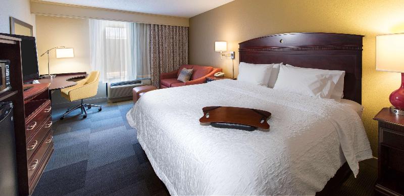 חדר סטנדרט עם מיטת קינג, Hampton Inn & Suites Pensacola I10 N At Univ. Town Plaza