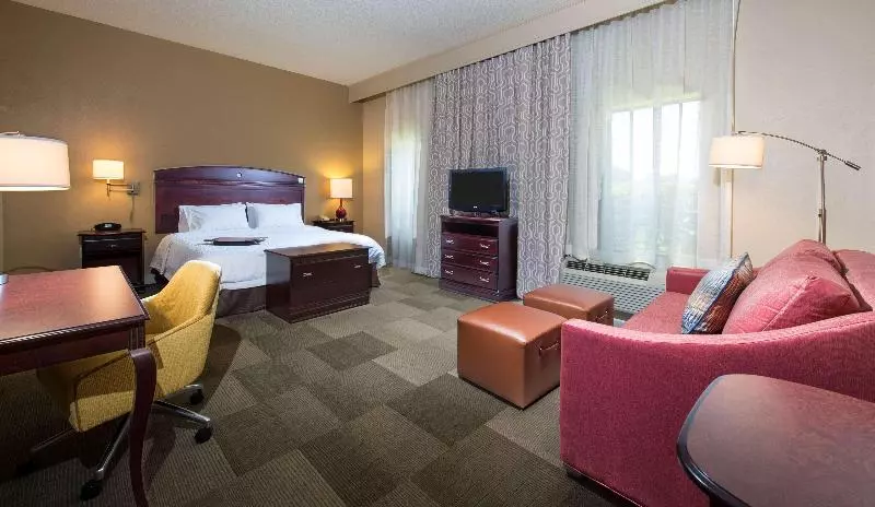 キングサイドベッドのスタンダードワンルーム, Hampton Inn & Suites Pensacola I10 N At Univ. Town Plaza