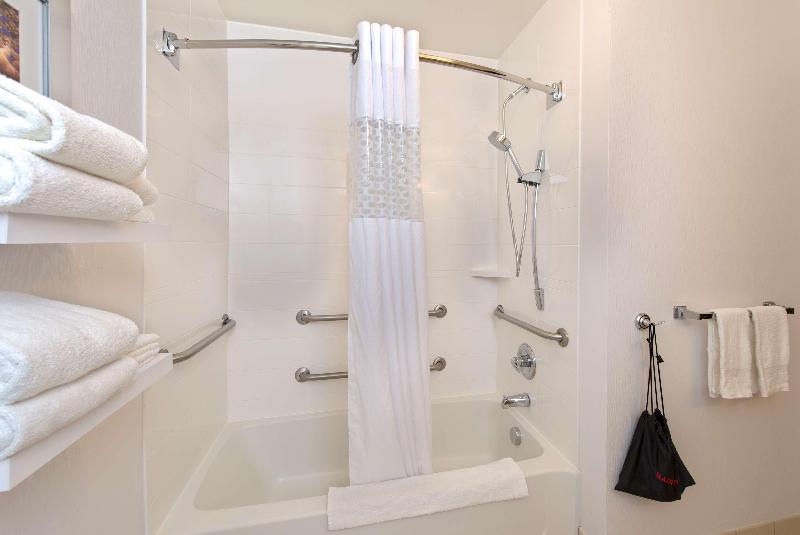 חדר סטנדרט עם מיטת קינג, Hampton Inn & Suites Pensacola I10 N At Univ. Town Plaza