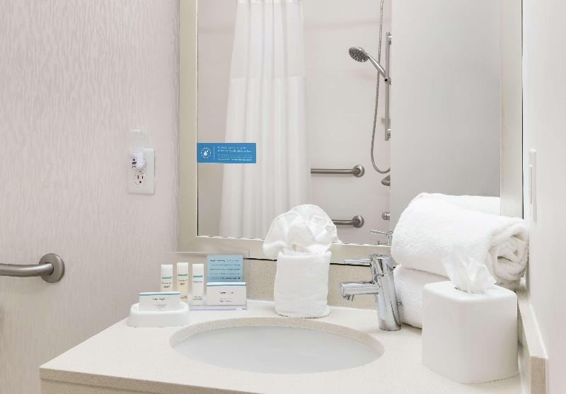 חדר סטנדרט עם מיטת קינג, Hampton Inn & Suites Pensacola I10 N At Univ. Town Plaza