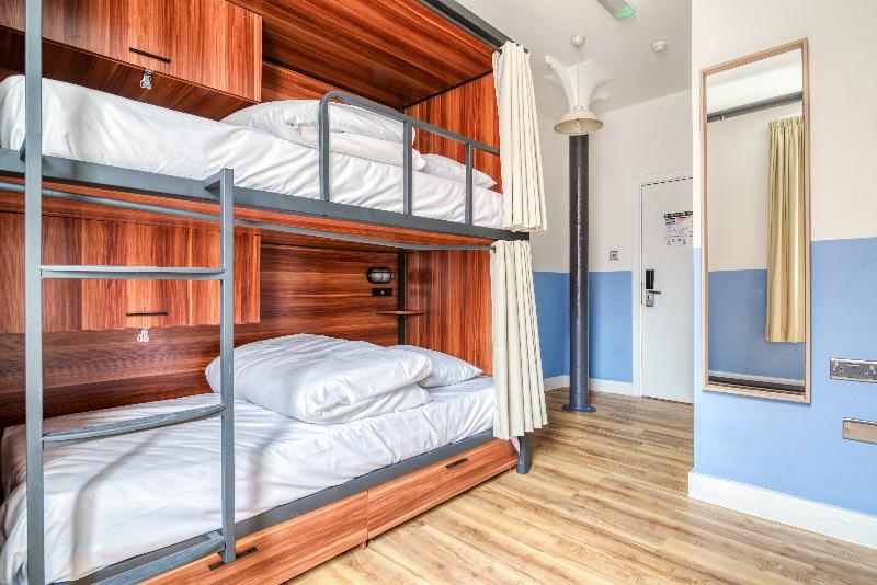 Кровать в Общей Комнате, Hatters Manchester Hostel