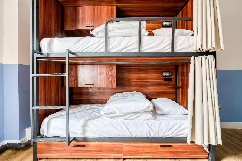 تختخواب در اتاق مشترک, Hatters Manchester Hostel