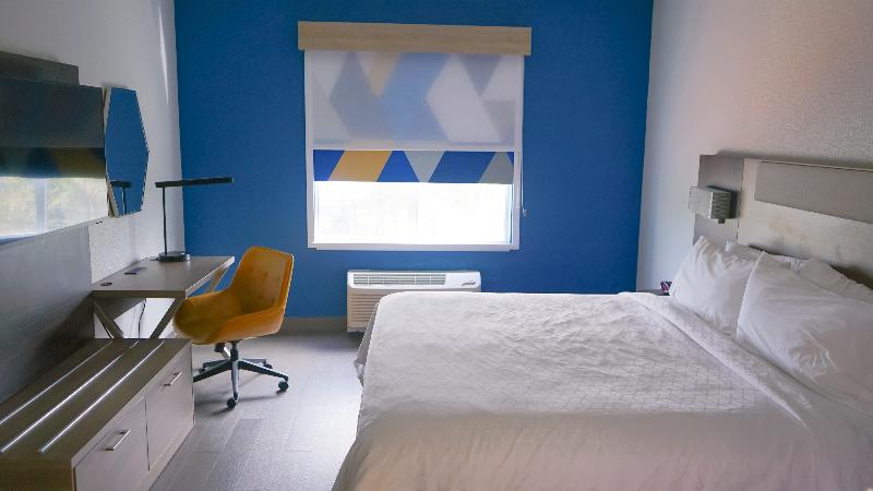 غرفة قياسية سرير كينج, Holiday Inn Express & Suites Lakeland North I 4, An Ihg