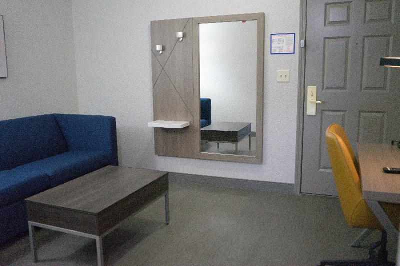 Студио Стандарт Кровать Кинг, Holiday Inn Express & Suites Lakeland North I 4, An Ihg