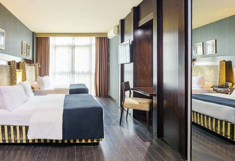 اتاق لوکس, Lennox Buenos Aires