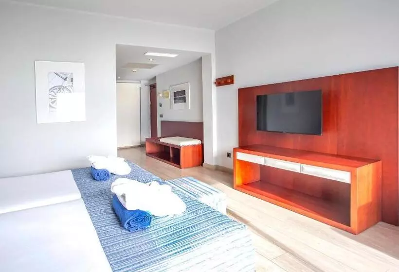 سوییت جونیور با چشم‌انداز دریا, Marins Suites  Adults Only