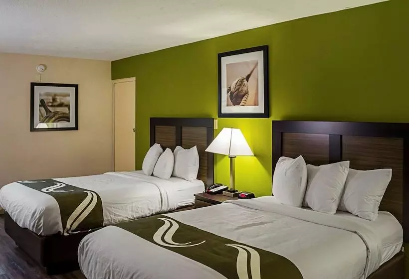 ２ダブルベッドのスタンダードルーム, Quality Inn Biloxi Beach