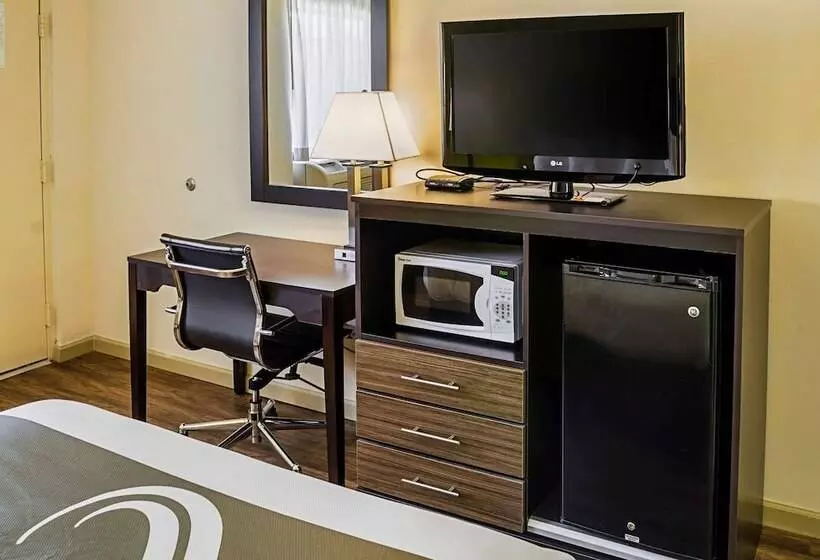 ２ダブルベッドのスタンダードルーム, Quality Inn Biloxi Beach