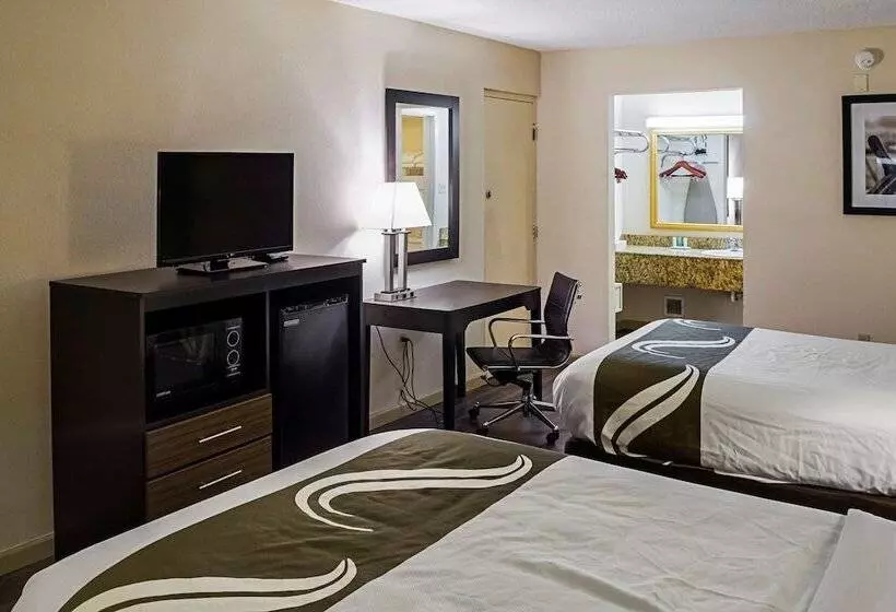 ２ダブルベッドのスタンダードルーム, Quality Inn Biloxi Beach