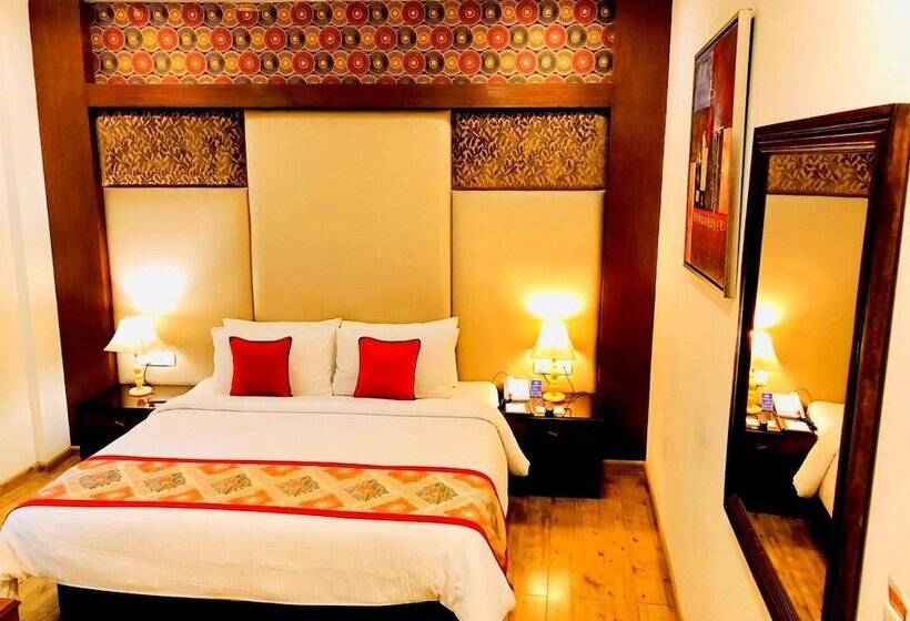 标准间, Taurus Sarovar Portico