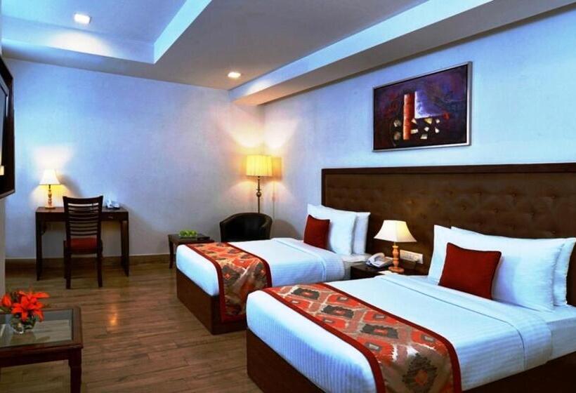 غرفة قياسية, Taurus Sarovar Portico