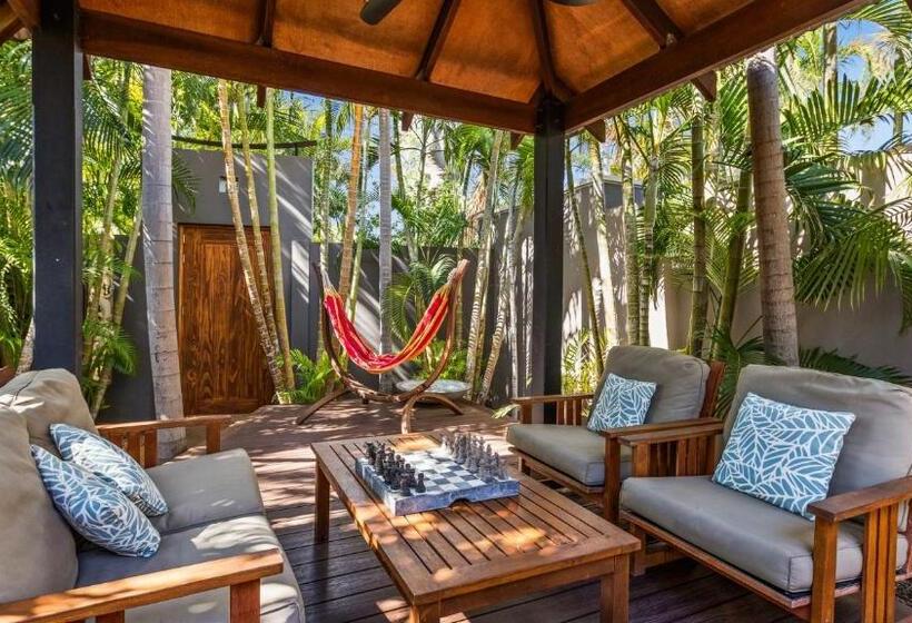 سوییت با استخر, The Pearle Of Cable Beach